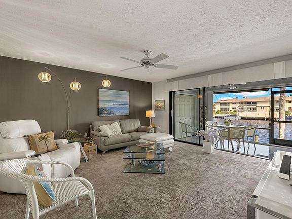 5th image of 3631 SE 10th Ave APT 103