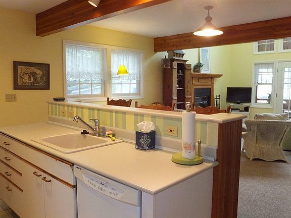 3rd image of 6511 Crystal Ave
