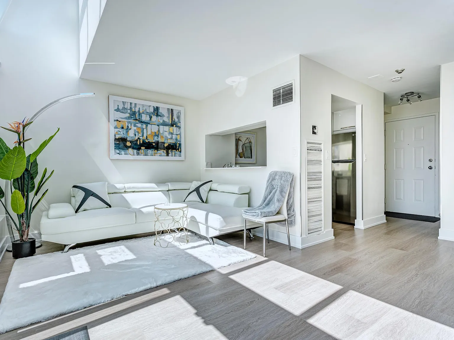 2 bed, 1.5 bath, 900 sqft, $3,400 — Photo 4