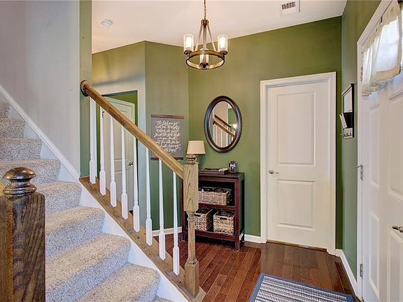 2nd image of 7 Pickins Dr
