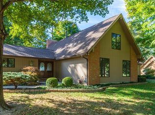 16260 Nottingham Dr, Wapakoneta, OH 45895