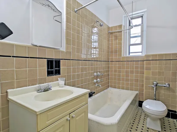 3626 Kings Highway image 8 of 9