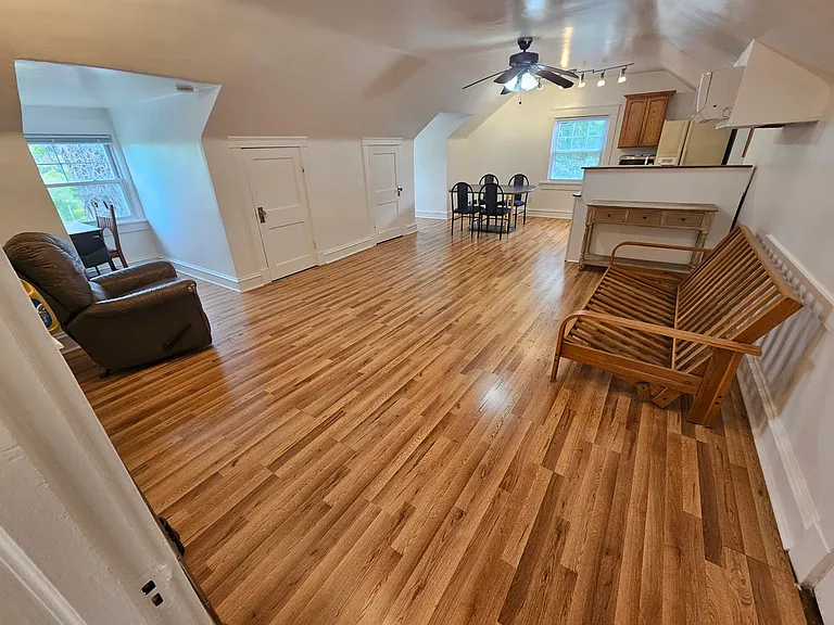 1304 W 50th St #2 — Photo 3