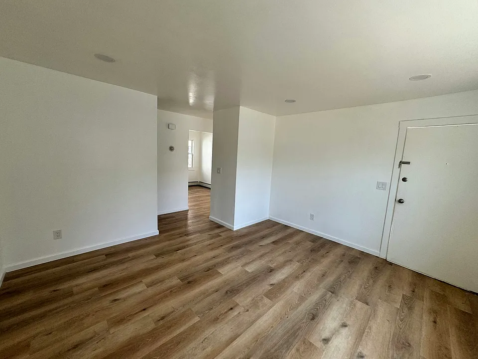 1 W 19th St #1L