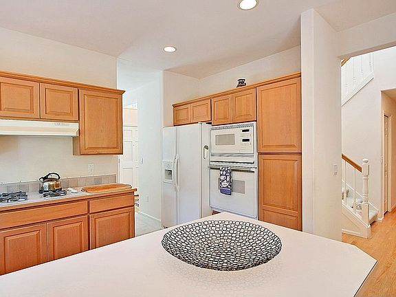 2nd image of 12324 NE 100th Pl