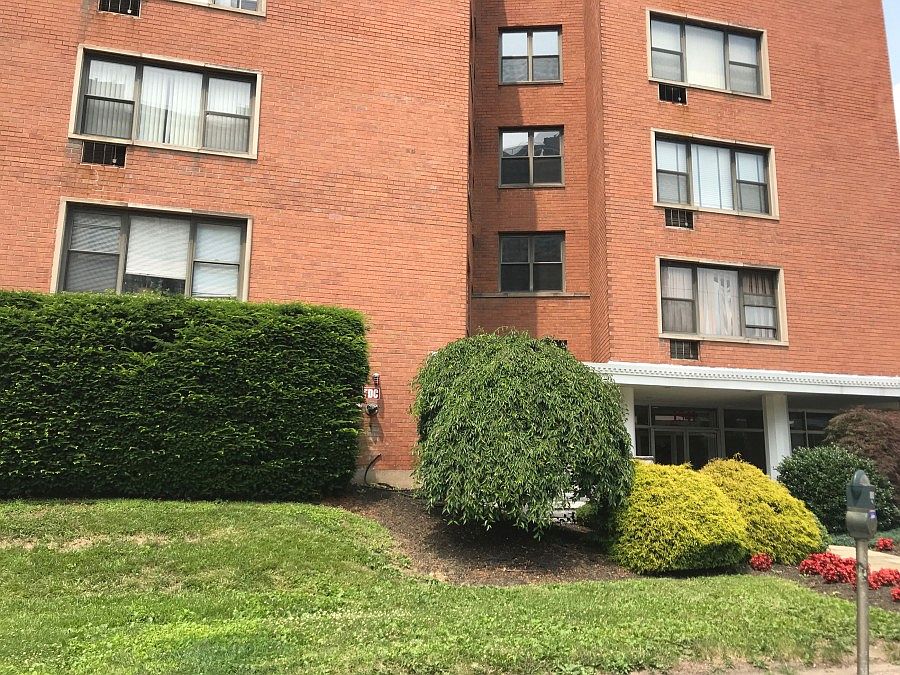 1st image of 1541 Lemoine Ave APT 4E
