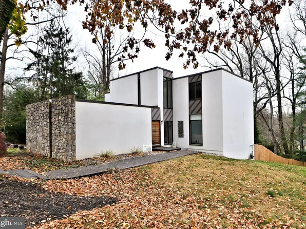 100 Rock Rose Ln, Wayne, PA 19087