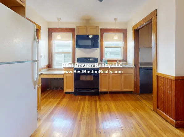 14 Irvington Rd, Somerville, MA