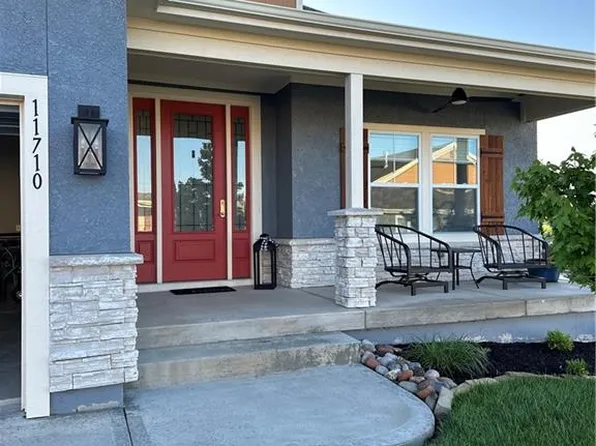 11710 S Deer Run St #3, Olathe, KS 66061