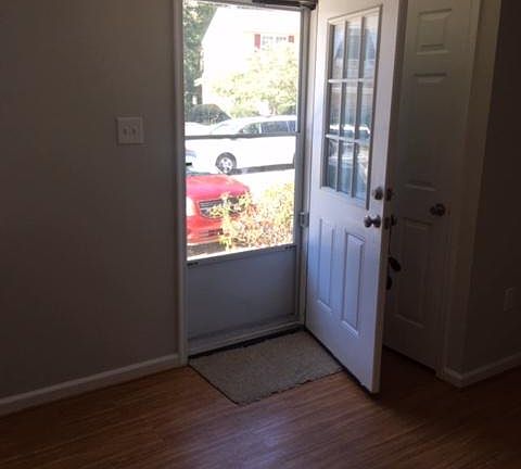 3rd image of 12 Heritage Ct