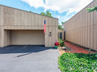 669 Sonora Ct, Berea, OH 44017