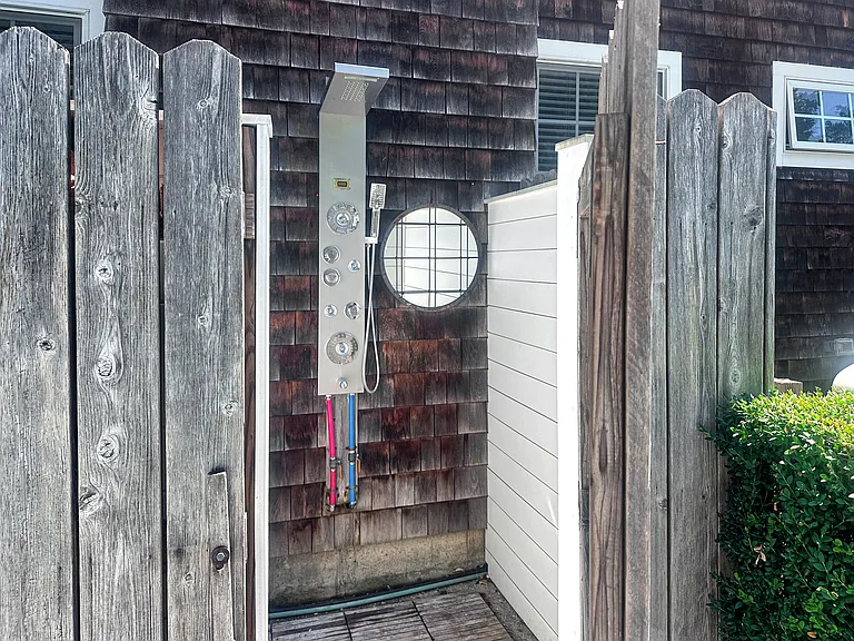 5765 Bergen Ave — Photo 23