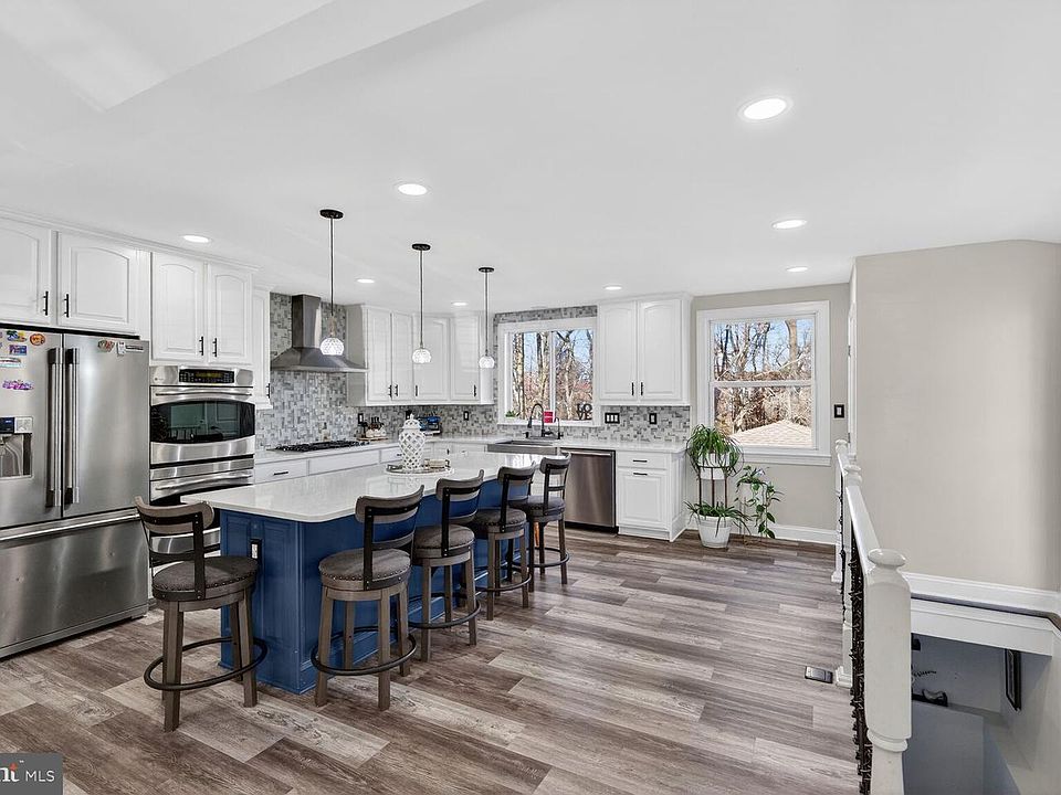 1st image of 74 Yew Rd