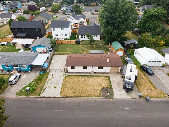 5th image of 755 Beechwood St