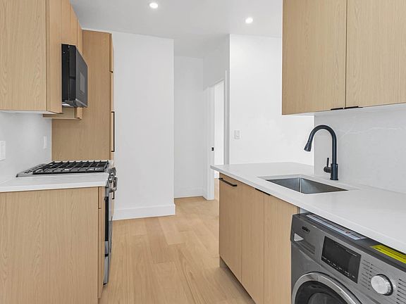 3rd image of 169 Sullivan St APT 10