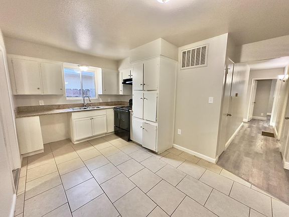 5th image of 4886 E Leisure Avenue