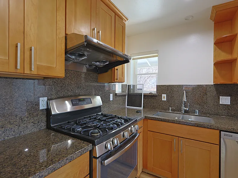 1672 Nightingale Ave — Photo 5