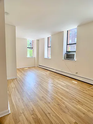 Rented by A Space Realty NY LLC | media 9
