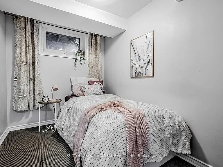 6 Fallowfield Rd #BASEMENT — Photo 4