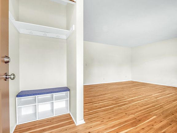 4th image of 282 Connie Dr #282