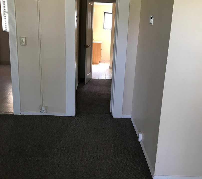 2nd image of 917 Powell St