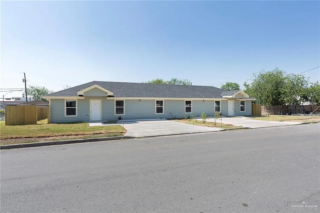 3 bed, 2.0 bath, 2114 sqft, $1,300 — Photo 1