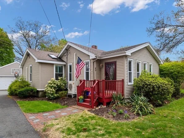 45 Park St, Norfolk, MA 02056