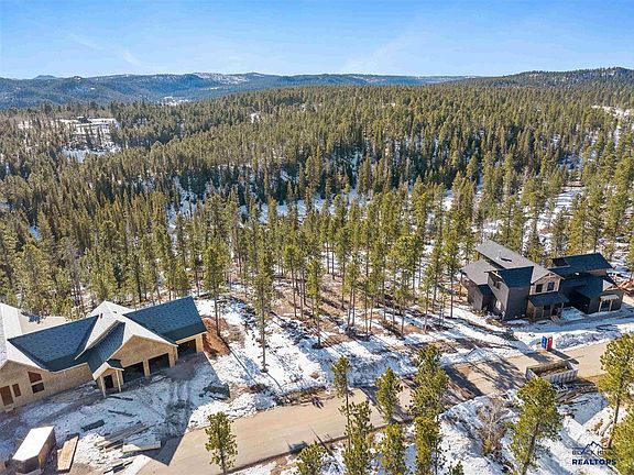 3rd image of 19 Overlook Ct