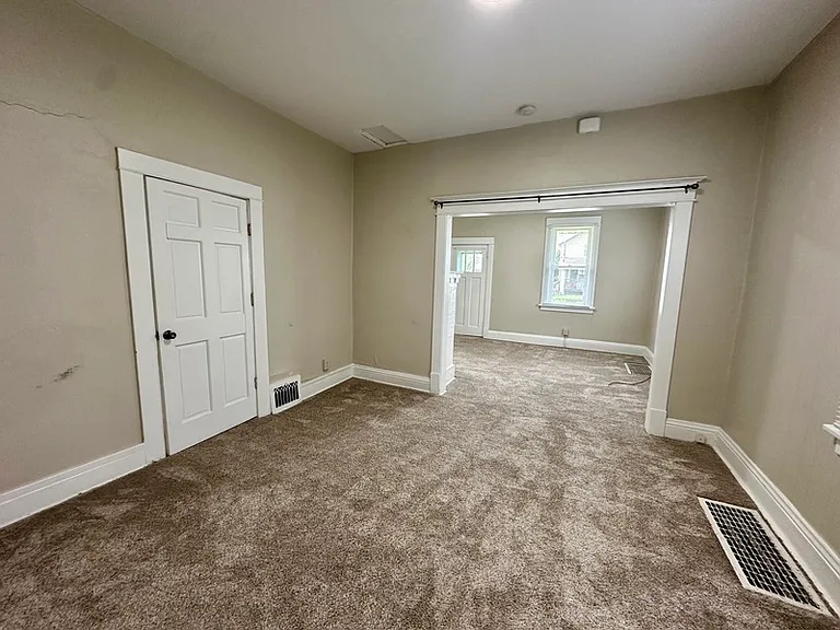 922 Center Point Rd NE — Photo 7