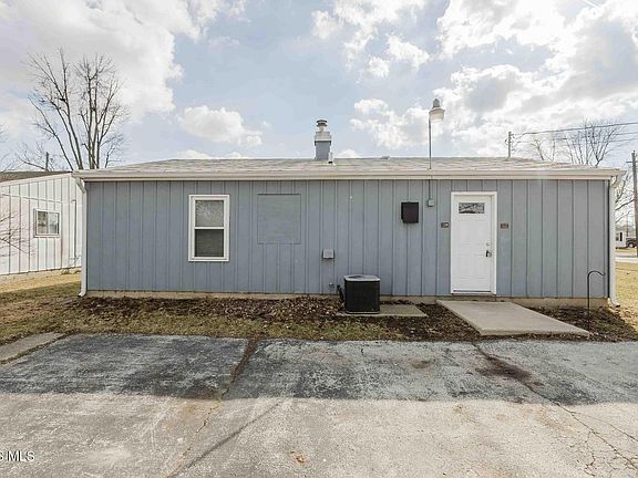 3rd image of 400 E Pearl St