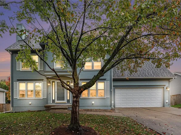 1717 S Patricia Dr, Kearney, MO 64060