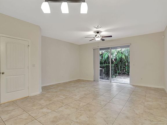 5th image of 359 SE 1st Drive