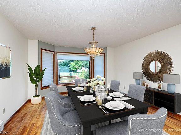 4th image of 187 Windbrook Ct