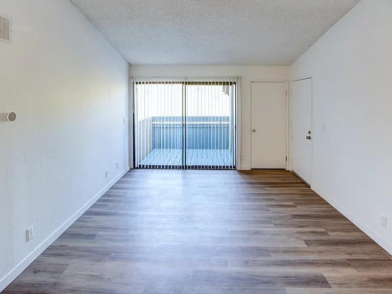 Monte Vista Apartments — Photo 10