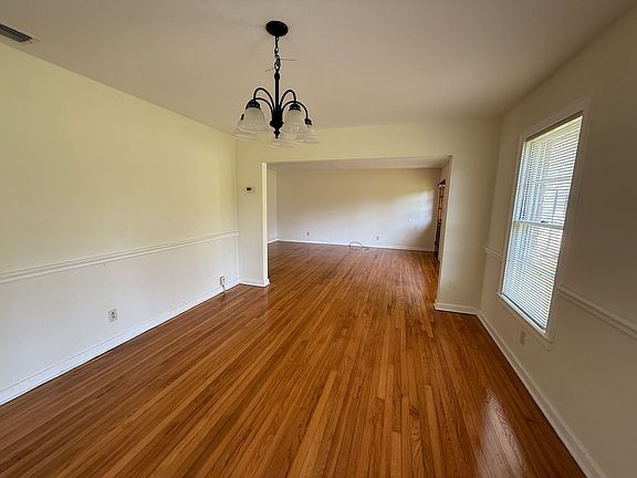 5th image of 2140 Hill N Dale Dr N