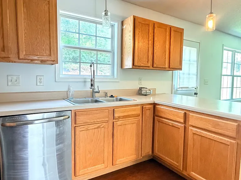 153 Greystone Cir — Photo 6