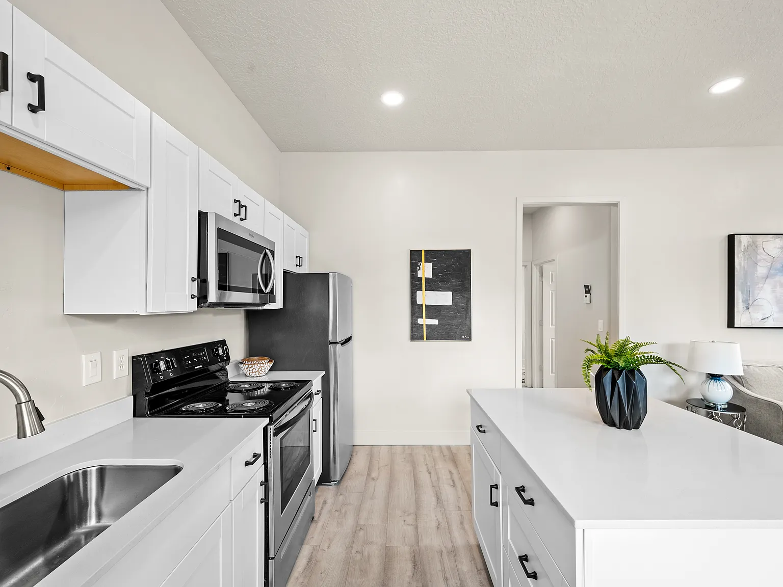 2 bed, 750 sqft, $1,395 — Photo 3
