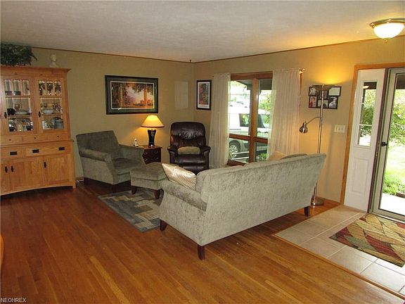4th image of 964 Norton Dr
