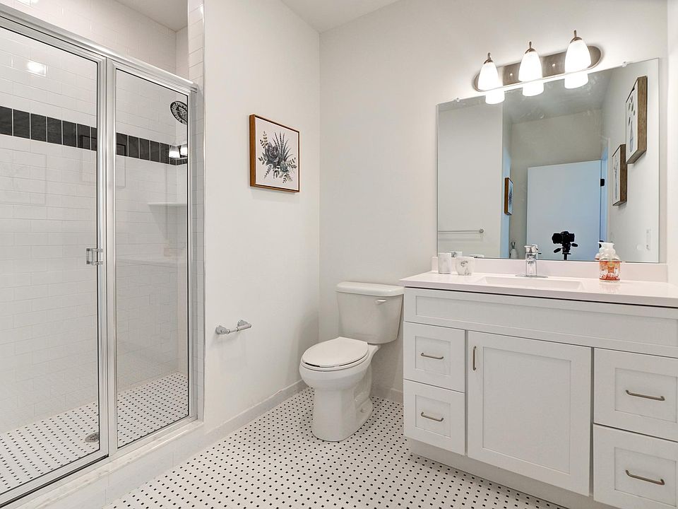 1st image of 610 Mill St #432