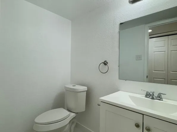 6815 Blue Ash Dr, San Antonio, TX 78218