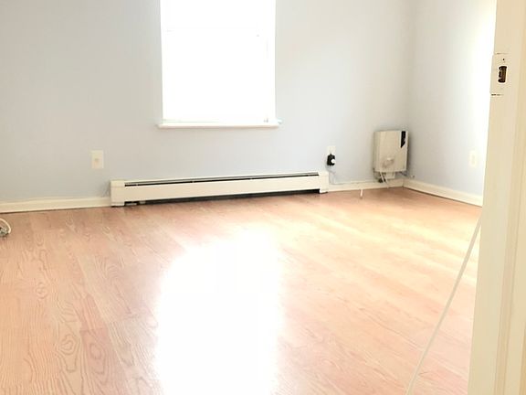 4th image of 318 Beach 66 St #1