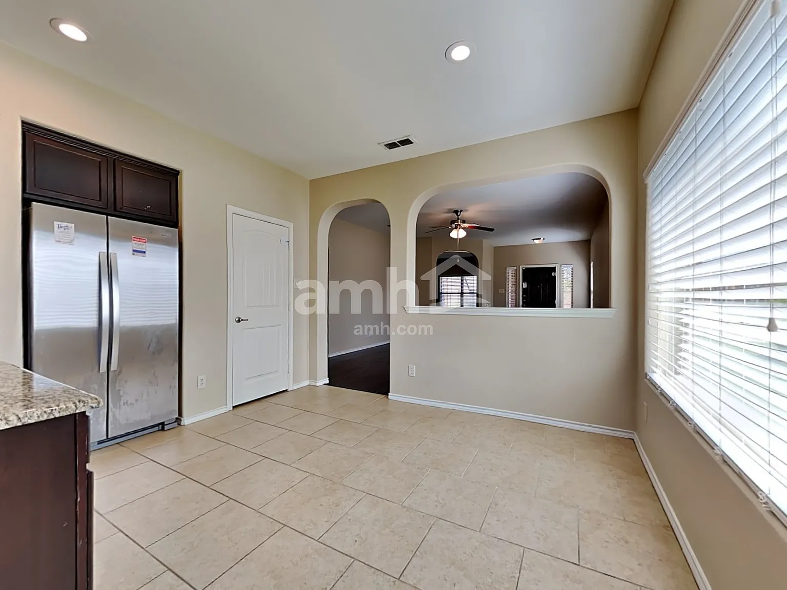 3 bed, 2.0 bath, 1746 sqft, $2,285 — Photo 4