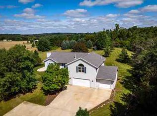 W8124 Klecker Ln, Waterloo, WI 53594