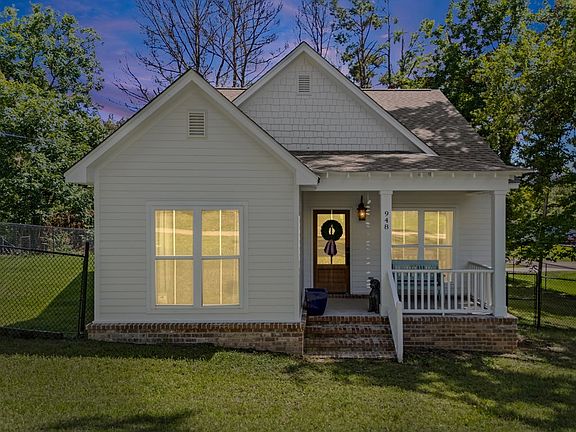 2nd image of 948 Bowles St