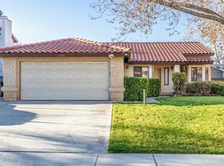 1040 E Avenue J6, Lancaster, CA 93535