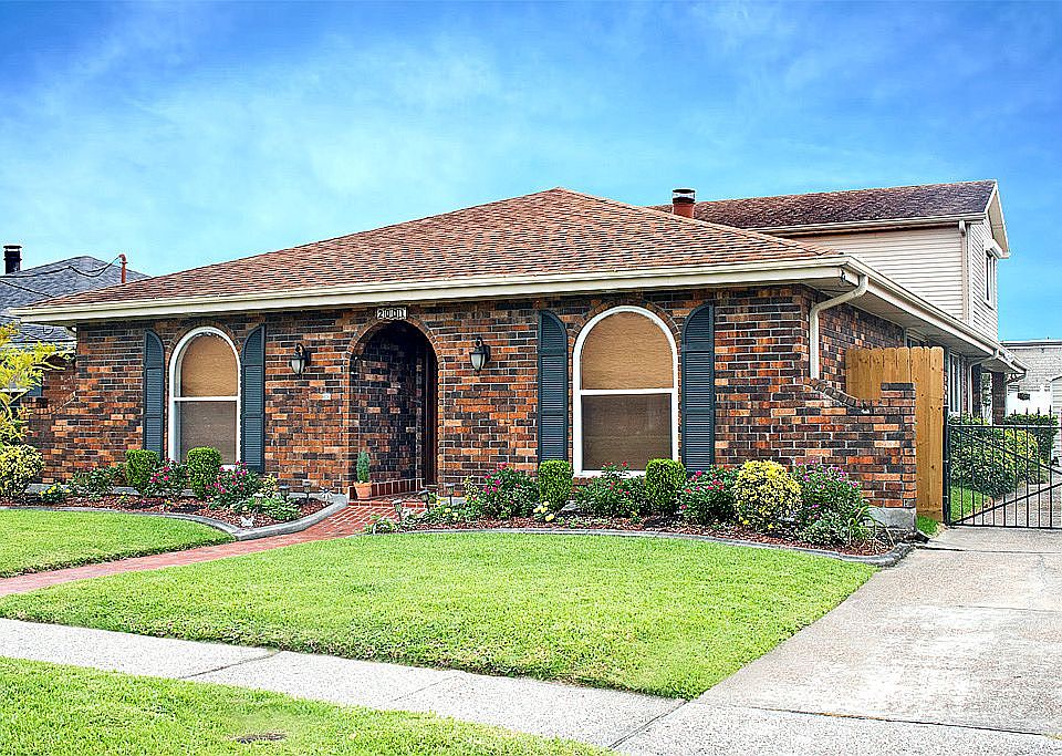 2nd image of 2001 Satsuma Ave