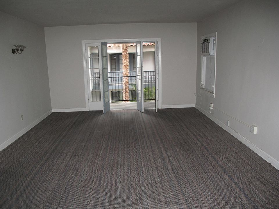 2nd image of 740 S Mansfield Ave #740