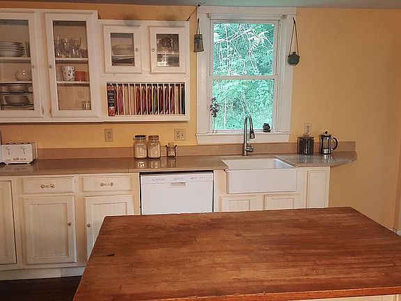 Kitchen from the front view 