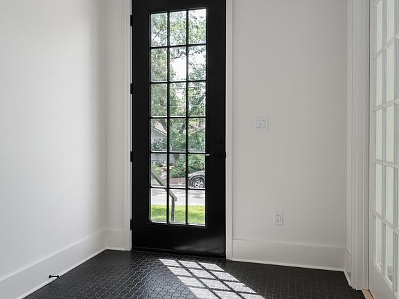 4th image of 3847 BOONE PARK Avenue