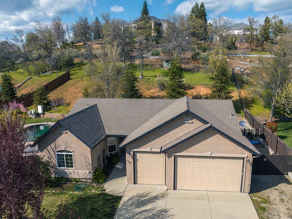 1st image of 1174 Lakeside Dr